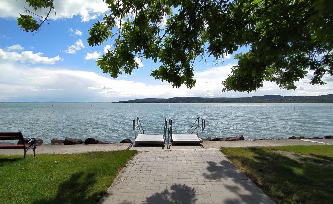 Elizabeth Vendeghaz Balatonfuzfon A Strandnal Екстер'єр фото