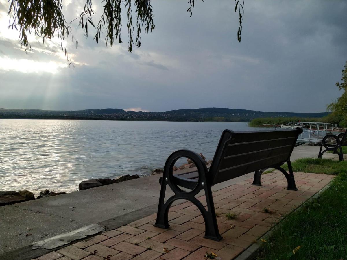 Elizabeth Vendeghaz Balatonfuzfon A Strandnal Екстер'єр фото